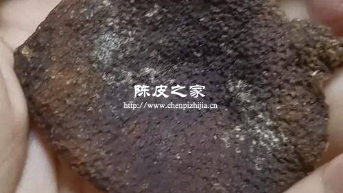 新會(huì)陳皮發(fā)黑了還能用嗎