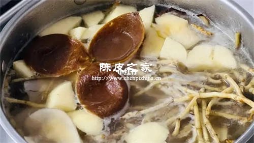 魚腥草桔梗陳皮能一起泡水喝嗎