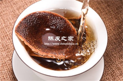 老陳皮泡茶水溫多少度合適