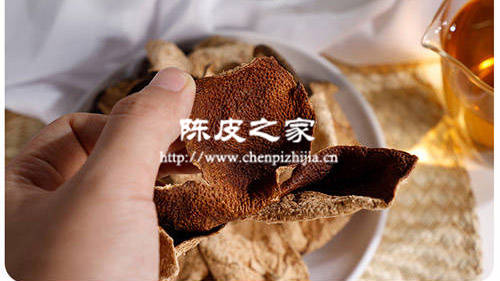 老陳皮百合和枸杞子可一起泡水喝嗎