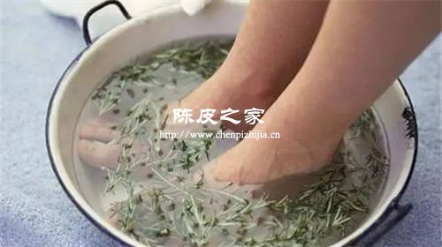 艾蒿生姜花椒橘子皮一起煮水泡腳熏蒸好嗎