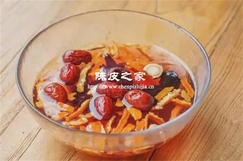 陳皮生姜棗子枸杞黃芪可以一起泡水嗎