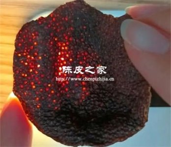 如何用手機(jī)上的手電筒鑒別真假陳皮？