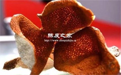 從油室、臺風疤和豬鬃紋辨別真偽新會陳皮